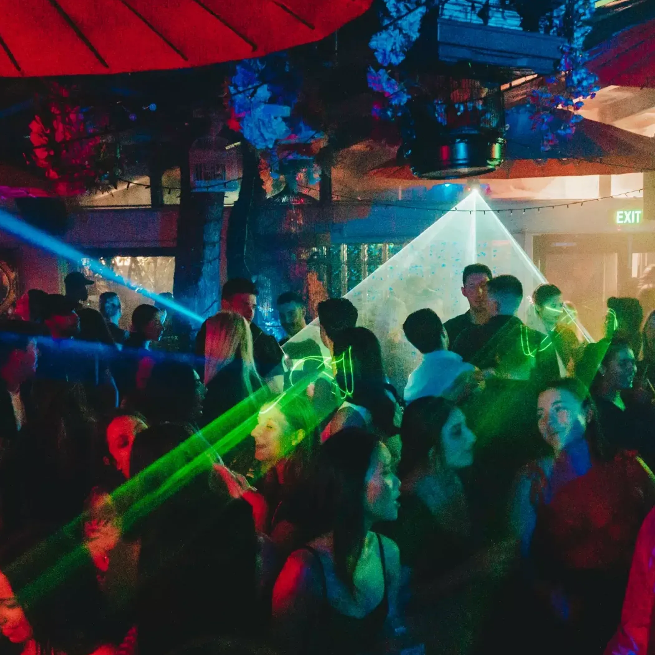 melbourne nightlife scene at night