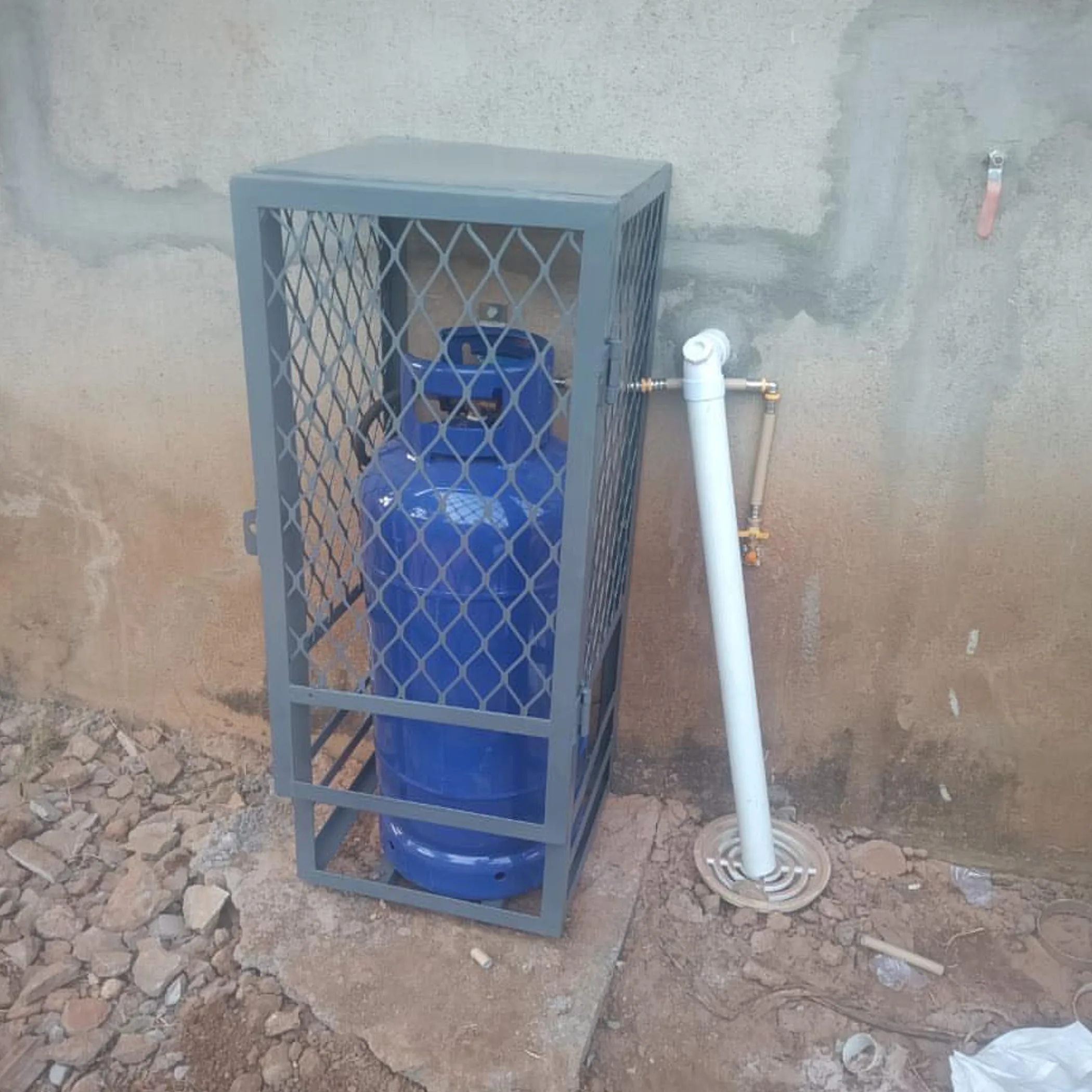 gas cylinder cage piping and fittings