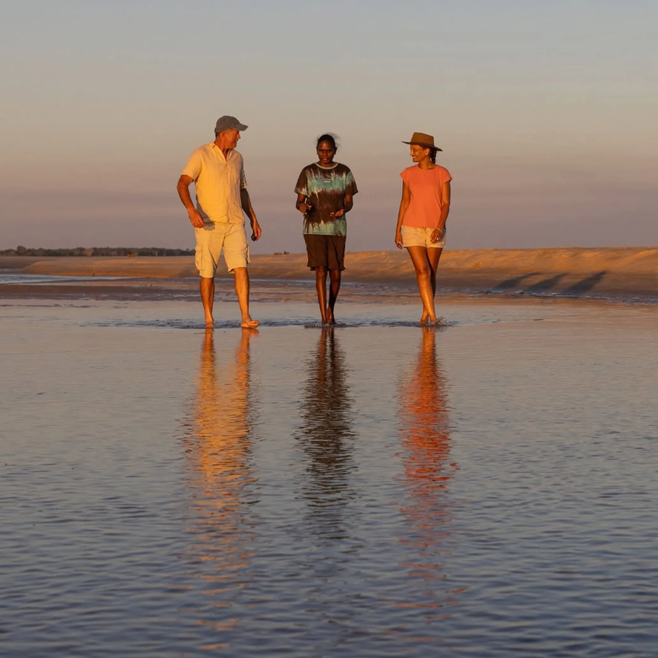 traditional indigenous tourism experience in australian desert